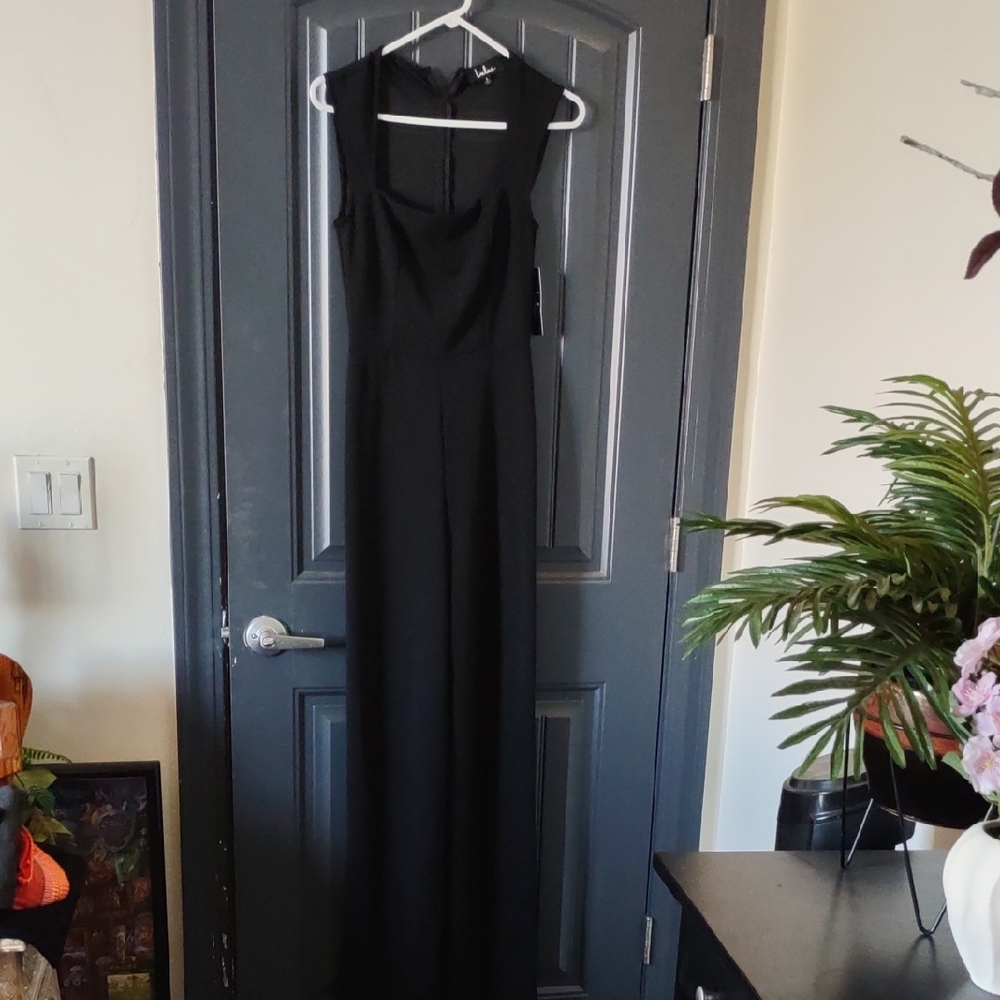 Lulu's Classic Black Dress